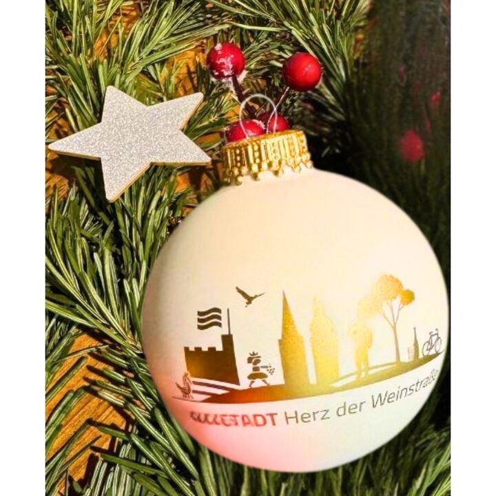 Weiße Weihnachtskugel Skyline